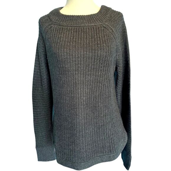 EUC! AQUA Bloomingdale's Pullover Sweater Ribbed Knit Charcoal Gray Hi-Lo S - Picture 1 of 5
